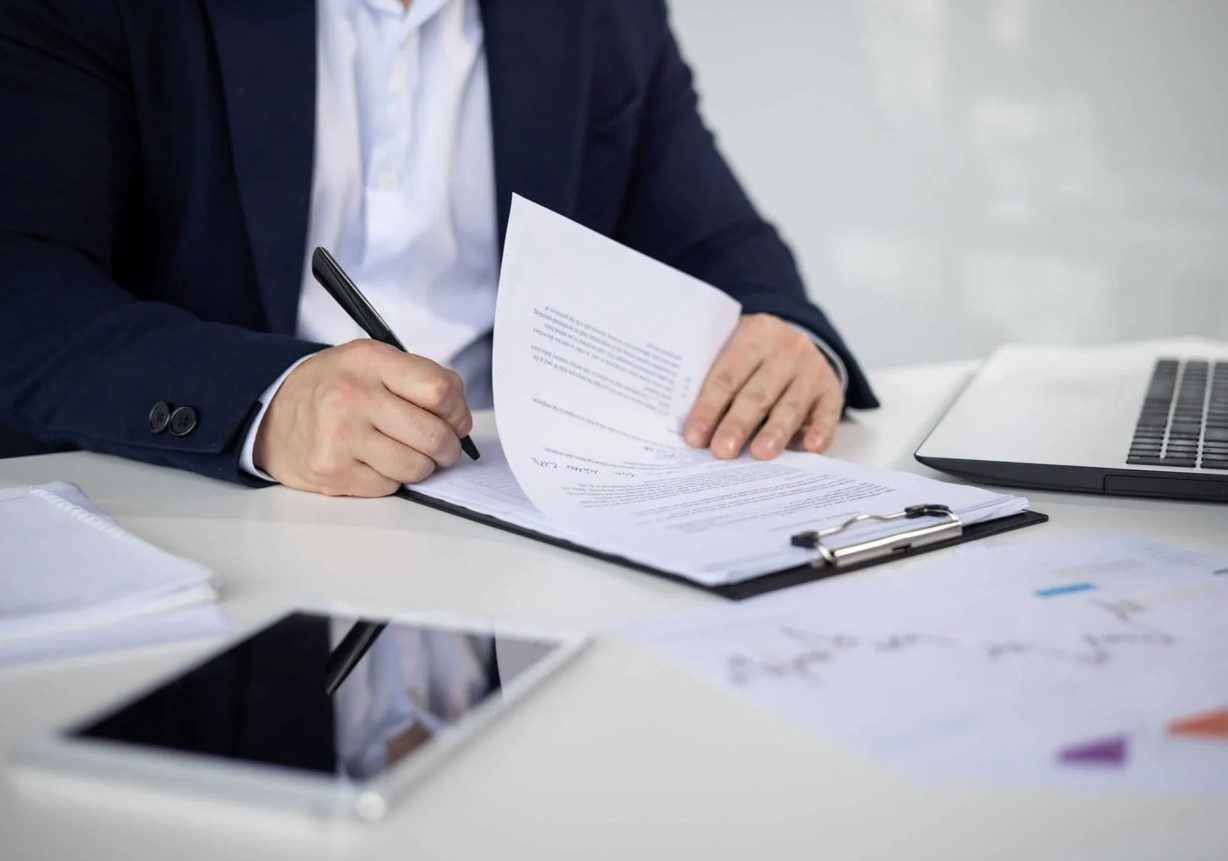 The Money Advisor face ordine în hârtii și îți aduce mai aproape creditul de nevoi personale